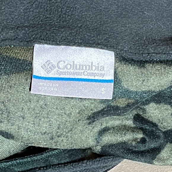 Like New Columbia Camo Quarter Zip Pullover Size Small Lightweight - Picture 5 of 6